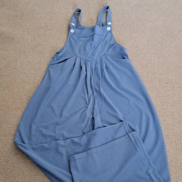 SMALL.    HALARA WIDE LEG WAFFLE ADJUSTABLE STRAPS OVERALLS - Picture 5 of 11